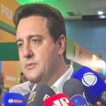 Vereadora Debora Chemim (PSD) reclama na tribuna da Câmara descaso na saúde de São José dos Pinhais